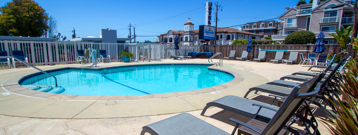 Edgewater Beach Inn Pool